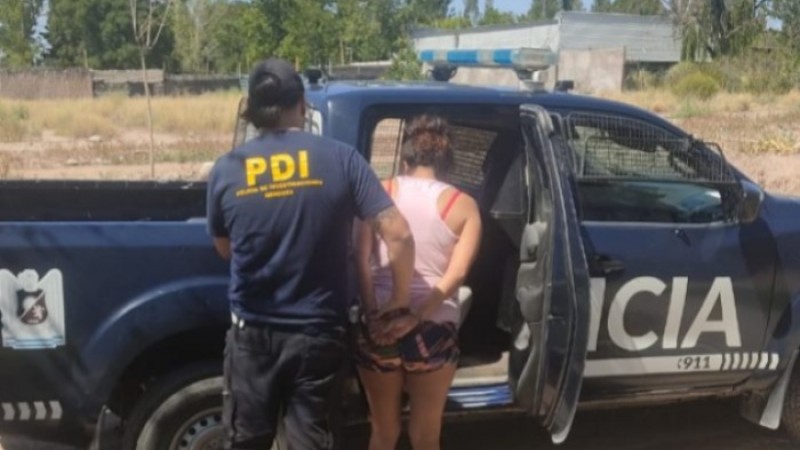 Desmantelan un kiosco de droga en Las Heras y atrapan a una mujer